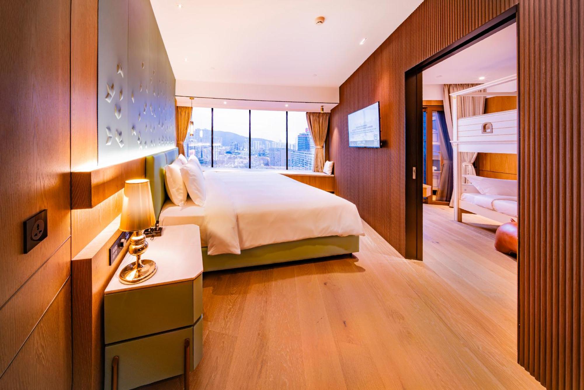 Yoho Treasure Island Hotel Makau Bagian luar foto
